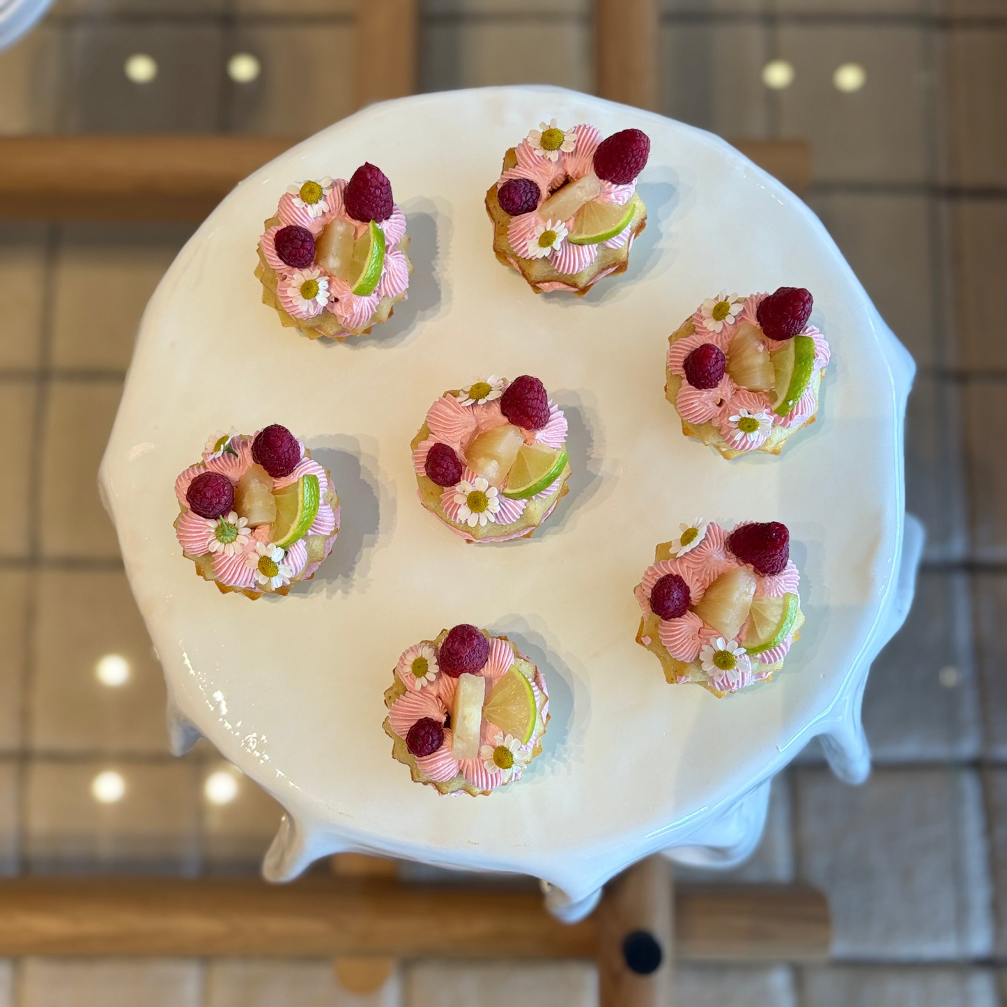 Tablecloth Cakeplatter
